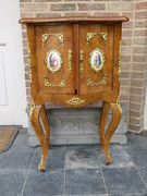 Barock Dresden cabinet with gilded bronze and German porcelain plates